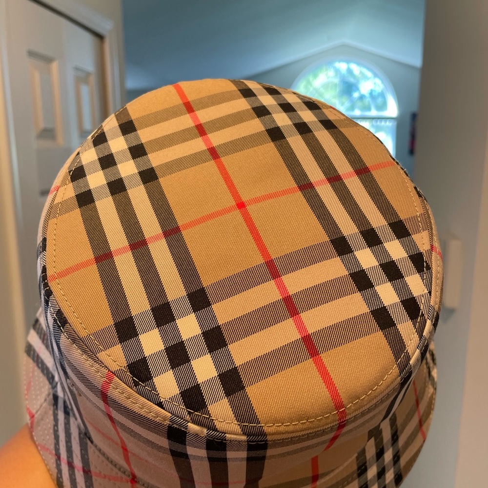 Burberry Beige Checkered Bucket Hat - Picture 5 of 11